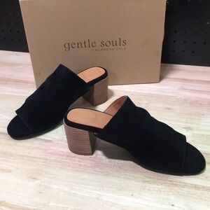 New WB Woman’s Gentle Souls Black Suede Open-Toe Block Heel Mule